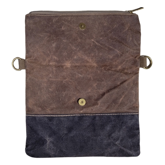 Cargoit Canvas Messenger Bag. Unisex. - Picture 6 of 9